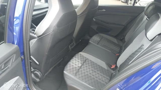 Volkswagen Golf Volkswagen Golf 1.5 eTSI R-Line Business+ - afbeelding nr 11