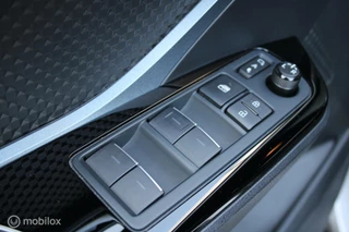 Toyota C-HR Toyota C-HR 1.8 Hybrid Executive Ultimate/Led/Trekhaak/Navi/ - afbeelding nr 17