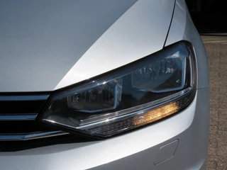 Volkswagen Touran Volkswagen Touran 1.2 TSI CON. SERIES ,,SOUND'' / Camera / Wegklap.haak / Stoelverwarming / - afbeelding nr 9