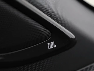 Toyota C-HR Toyota C-HR 1.8 Hybrid Style | Stoelverwarming | Trekhaak |  Adaptive cruise | JBL Sound | Camera | Navigatie | Keyless | Dodehoek detectie - afbeelding nr 24