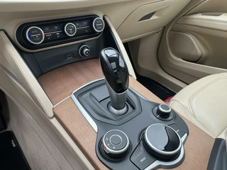 Alfa Romeo Stelvio Alfa Romeo Stelvio 2.0 T Q4 Luxery, 320pk, 20
