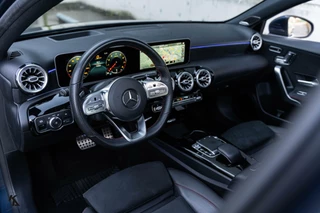 Mercedes-Benz A-Klasse Mercedes-Benz A200 | 2019 AMG | Premium Plus | HUD-Pano-Vol - afbeelding nr 30