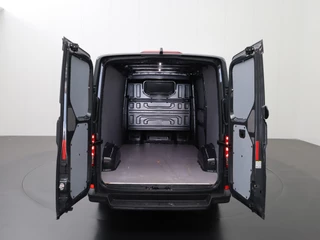Volkswagen Crafter Volkswagen Crafter 2.0TDI 140PK L3H2 Highline | Navigatie | Camera | Airco | Cruise | Betimmering - afbeelding nr 4