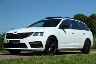 Škoda Octavia Skoda Octavia Combi 2.0 TSI RS / 230PK! / DSG / Pano / Canton / Camera / Trekhaak / 18