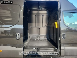 Iveco Daily Iveco Daily 35C18 180PK Black Edition Automaat Dubbellucht L2H2 ACC Navi Camera L2 12m3 Airco - afbeelding nr 18