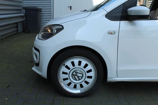 Volkswagen up! Volkswagen up! 1.0 75pk high up! NL-Auto NAP Panoramadak Fender Airco Carplay Stoelverwarming CPV El. Ramen - afbeelding nr 26