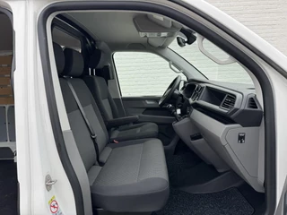 Volkswagen Transporter Volkswagen Transporter 2.0 TDI L2H1 28 Comfortline Navigatie Trekhaak Carplay Cruise Airco Lat om lat 4 Seizoenen banden - afbeelding nr 21