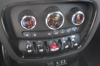 MINI Clubman MINI Clubman Mini 2.0 Cooper S Chili Serious Business / Leder / 19'' / Navigatie / Keyless / Getint glas / Parkeerhulp V+A / Stoelverwarming / DAB / Cruise Control - afbeelding nr 28
