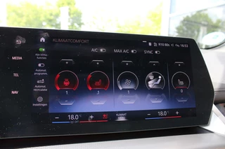 BMW 2 Serie BMW 2-serie Active Tourer 230e xDrive | Pano | H&K | Trekhaak - afbeelding nr 30