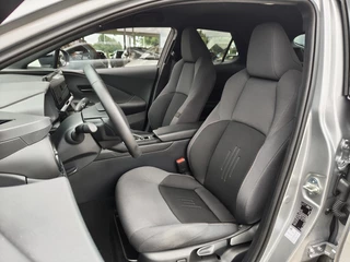 Toyota C-HR Toyota C-HR 1.8 Hybrid 140 First Edition | Navi | Sensoren v/a | El. Achterk - afbeelding nr 26