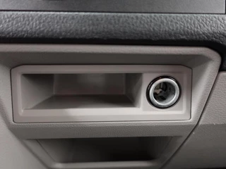 Volkswagen Transporter Volkswagen Transporter 2.0 TDI L1H1 Airco Cruise control Trekhaak Parkeersensoren 3-zits Sidebars Euro6 - afbeelding nr 22