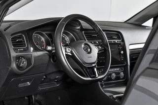 Volkswagen Golf | Adapt Cruise | PDC | NAV + App. Connect | ECC | LM 16 