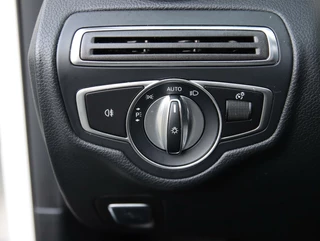 Mercedes-Benz C-Klasse Mercedes C-klasse 180 Business Solution AMG Plus Upgrade Edition | Panoramadak | Night pakket | Apple Carplay | dodehoekdetectie | - afbeelding nr 32