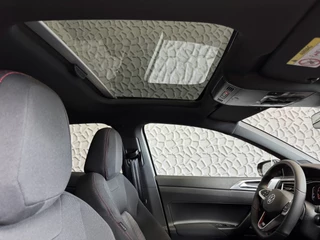 Volkswagen Polo Volkswagen Polo 2.0 TSI GTI 207PK PANO IQ LED/GRILL CAMERA STOELVERW ADAP.CRUIS ZWARTE.HEMEL 18'' LMV BEATS AUDIO 