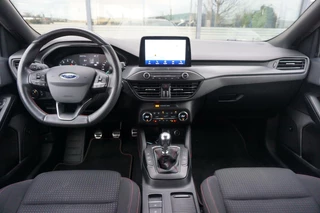 Ford Focus Ford Focus 1.0 EcoBoost ST Line Business 125PK Winterpack Cruise Navi Climate Camera B&O Privacy Glass Full-LED ''18 Inch Velgen *Sportief* - afbeelding nr 14