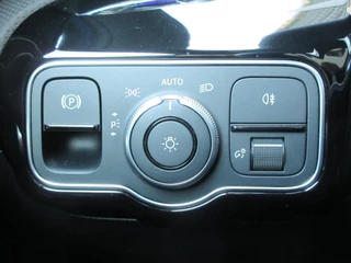 Mercedes-Benz A-Klasse Mercedes-Benz A-klasse 200 AMG Line Sfeerverlichting Pano - afbeelding nr 26