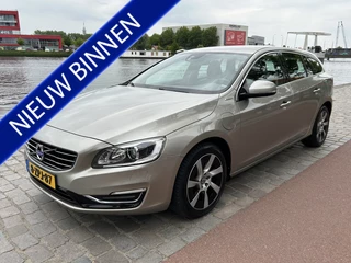 Volvo V60 Volvo V60 2.4 D6 AWD Plug-In Hybrid Momentum Navi Trekhaak Airco/ECC - afbeelding nr 1