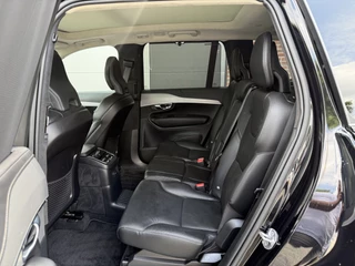 Volvo XC90 Volvo XC90 T8 Recharge AWD R-Design BLACK LONG RANGE PANO/TREKHAAK/HEAD-UP/MEMORY/H&K/CAMERA/ACC/PILOT-ASSIST/KEYLESS/LEER-SPORT/GOOGLE/PRIVACY/20