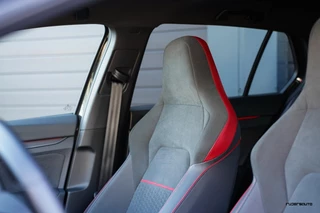 Volkswagen Golf Volkswagen Golf 8 GTI Clubsport | Pano | HK | Matrix IQ | Alcantara | ACC | Rijdersauto Edition | Urano Grijs - afbeelding nr 38