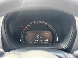 Toyota Aygo Navigatie, Voorstoelen verwarmd, camera , All-in Rijklaarprijs - afbeelding nr 21
