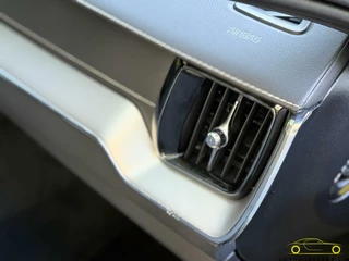 Volvo XC60 Volvo XC60 2.0 T8 Plug-in hybrid AWD R-Design / Pano / HK' - afbeelding nr 35