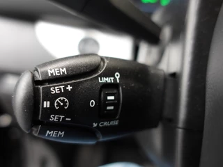Opel Vivaro-e Opel Vivaro-e Combi L2H1 75 kWh e-Zafira 8 persoons  Navigatie Airco Dab  Camera 360  Cruise control  Dab  Lichtmetalen velgen Stoelverwarming - afbeelding nr 17