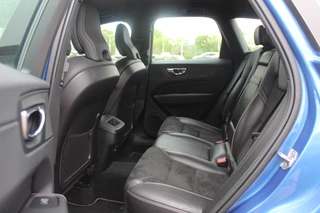 Volvo XC60 Volvo XC60 2.0 T4 R-Design / 360Camera / Leder&Alcantara / 20'' / Navigatie / Dodehoek / DAB / Cruise Control - afbeelding nr 11