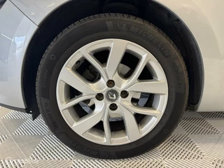 Renault Clio Renault Clio 0.9 TCe Limited | Navi | PDC | Trekhaak - afbeelding nr 19