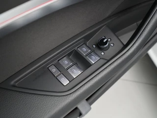 Audi e-tron Navigatie Camera Stoelverwarming Audi Sound 92 - afbeelding nr 19