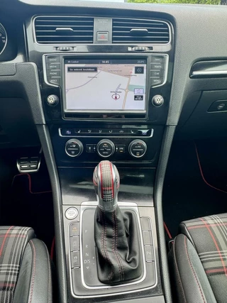 Volkswagen Golf Volkswagen Golf 2.0 TSI GTI Performance Aut. (Pano/ACC/ECC) - afbeelding nr 25