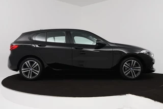 BMW 1 Serie BMW 1-serie 118i High Executive Edition (PARKEERSENSOREN, STOELVERWARMING, CRUISE CONTROL, LEDEREN STOELEN, DEALER ONDERHOUDEN) - afbeelding nr 14