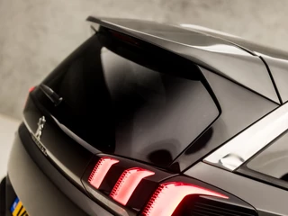Peugeot 5008 Peugeot 5008 1.2 Puretech Sport 7 Persoons (APPLE CARPLAY, GROOT NAVI, LEDER, STOELVERWARMING, 360 CAMERA, SPORTSTOELEN, KEYLESS, GETINT GLAS, TREKHAAK, DAB+, NIEUWE APK, NIEUWSTAAT) - afbeelding nr 33