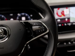 Škoda Octavia Automaat (APPLE CARPLAY, GROOT NAVI, VIRTUAL COCKIT, CAMERA, STOELVERWARMING, SPORTSTOELEN, LED KOPLAMPEN, CRUISE, PARKEERSENSOREN, NIEUWE APK, NIEUWSTAAT) - afbeelding nr 21