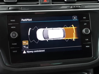 Volkswagen Tiguan - Navigatie - Climate control - Adaptieve Cruise control - 17 inch LM velgen - 1600 KG trekgewicht - 12 maanden garantie - afbeelding nr 35