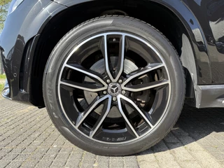 Mercedes-Benz GLE Mercedes-Benz GLE 350 e 4MATIC AMG PANO/22
