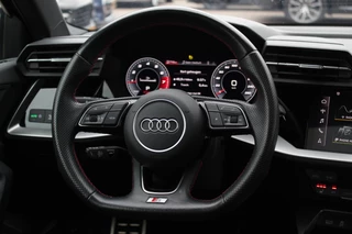 Audi A3 Audi A3 Limousine 30 TFSI S edition / Panoramadak / Camera / Head-up / Luxe Leder / B&O / Carbon spoiler / Dodehoek / Navigatie / ACC / DAB - afbeelding nr 17