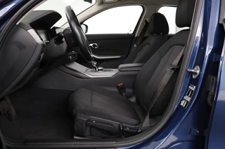BMW 3 Serie BMW 3-serie 318i Business Edition | Stoelverwarming | Camera |  Carplay | Live Cockpit | Full LED | Navigatie | Dodehoek detectie | Climate control - afbeelding nr 4