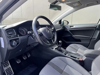 Volkswagen Golf Volkswagen Golf 1.2 TSI 110pk Allstar | keyless | camera | clima - afbeelding nr 27
