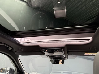 Land Rover Range Rover Velar Land Rover Range Rover Velar P400e SE Dynamic 22 inch Panorama/head-up/memory stoelen/vol leer - afbeelding nr 41