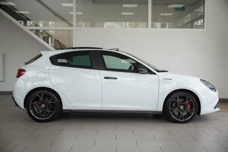 Alfa Romeo Giulietta Alfa Romeo Giulietta 1.750 Turbo Veloce QV 240PK 2e Eig Carbon Panoramadak Kuipstoelen CarPlay Stoelverw. Full option - afbeelding nr 40
