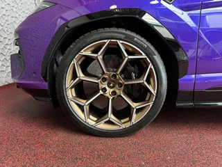 Lamborghini Urus Lamborghini Urus 4.0 V8 HYBRID SE 800 PK B&O CARBON PACK /AD PERSONAM/VIOLA MITHRAS/ PANO / MASSAGE - afbeelding nr 83