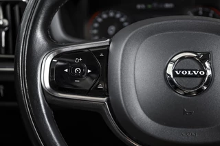 Volvo V60 Volvo V60 2.0 B3 163 PK Essential Edition - Automaat | Dig. Cockpit | Cruise | Stoel-+Stuurverw. | PDC | NAV + App. Connect | ECC | Elek. Klep | DAB | LM 17