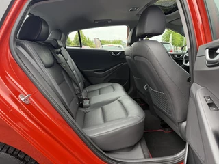 Hyundai IONIQ Hyundai IONIQ Premium EV Navi,Leder,Dodehoek,Schuifdak,Camera,Clima,Cruise,Stoelverwarming V+A,Stuurverwarming,Pdc V+A,Nieuwe Apk bij Aflevering - afbeelding nr 9