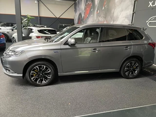 Mitsubishi Outlander Mitsubishi Outlander 2.4 PHEV Intense+ CARPLAY/ACC/RUITJES LEDER/360CAMERA - afbeelding nr 8