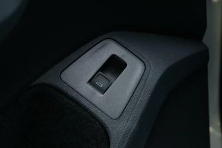 Volkswagen Tiguan Volkswagen Tiguan 1.5 TSI / 2x R-Line / Black Style / Virtual Cockpit / Camera / Matrix LED / Trekhaak / 20