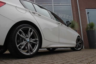 BMW 1 Serie ➡️ BMW 1-serie 116i F20 M Sport Edition | M-pakket | 18 inch | NL auto | Origineel | Trekhaak | Navi | Sportstuur | Xenon | PDC | Climate-control | Cruise-control | Sportstoelen | - afbeelding nr 37