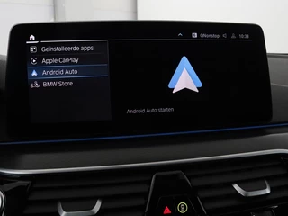 BMW 5 Serie BMW 5-serie 530e xDrive M Sport | Panoramadak |  Harman/Kardon | Stoel & stuurverwarming | Adaptive cruise | Camera | Trekhaak | Carplay | Achterbankverwarming | Live Cockpit | Sportstoelen - afbeelding nr 24