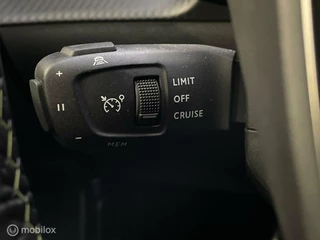Peugeot 2008 Peugeot 2008 1.2 PureTech 130 GT eat8 leer alcantara adaptive cruise control navigatie via carplay - afbeelding nr 21