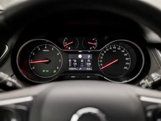 Opel Grandland X Automaat (APPLE CARPLAY, GROOT NAVI, CLIMATE, CAMERA, LEDER, LED KOPLAMPEN, SPORTSTOELEN, KEYLESS, CRUISE, NIEUWE APK, NIEUWSTAAT) - afbeelding nr 17