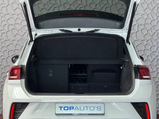 Volkswagen T-Roc Volkswagen T-Roc 1.5 TSI 150PK R-LINE EVO IQ LIGHT ALCANTARA ELEK.KLEP CARPLAY STOEL/STUUR VERW. 18